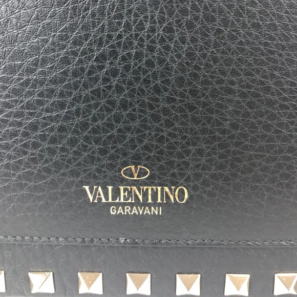 Valentino Garavani Rockstud Shoulder Bag in Black - Picture 13 of 15